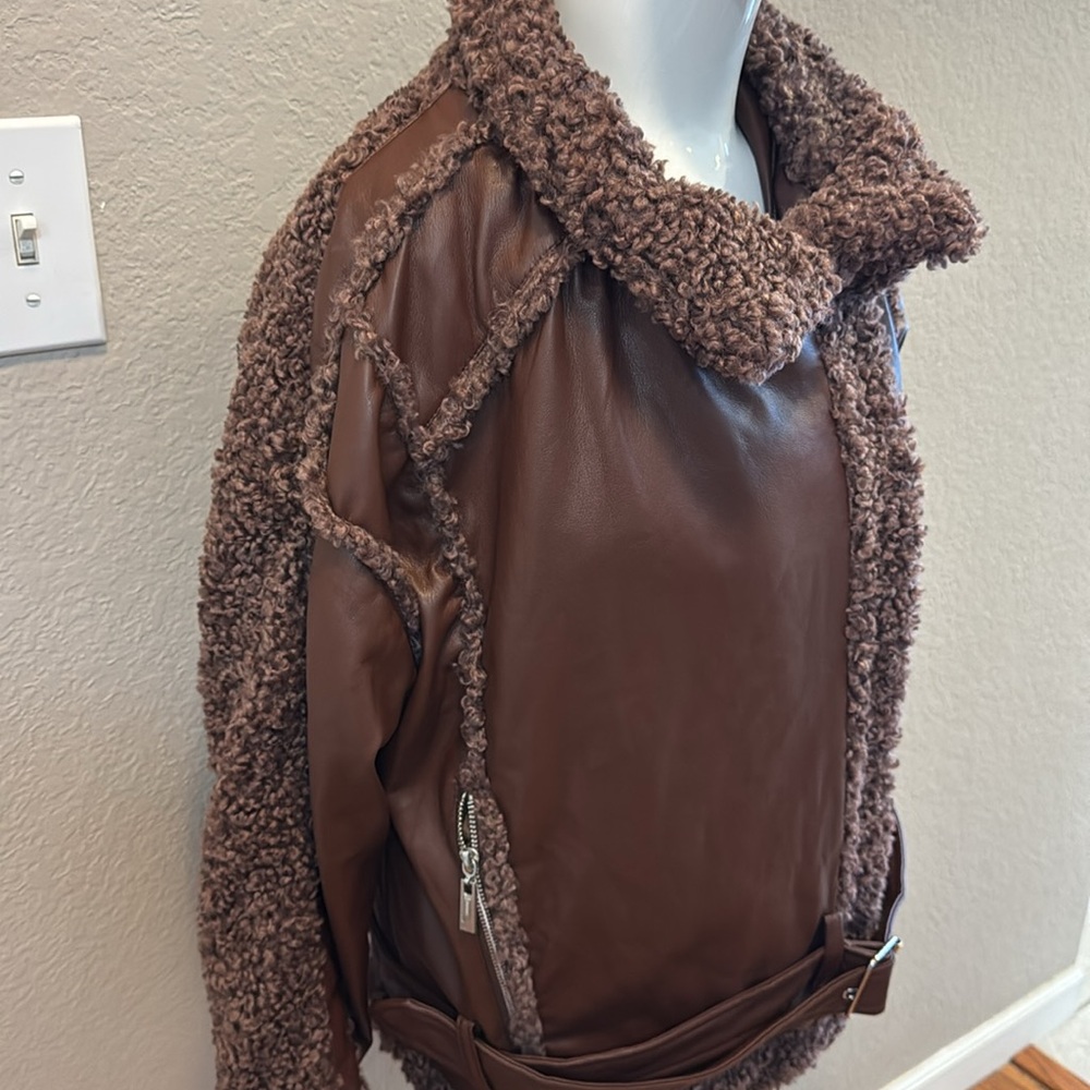 Joujou. Vegan woman’s‎ coat size large new